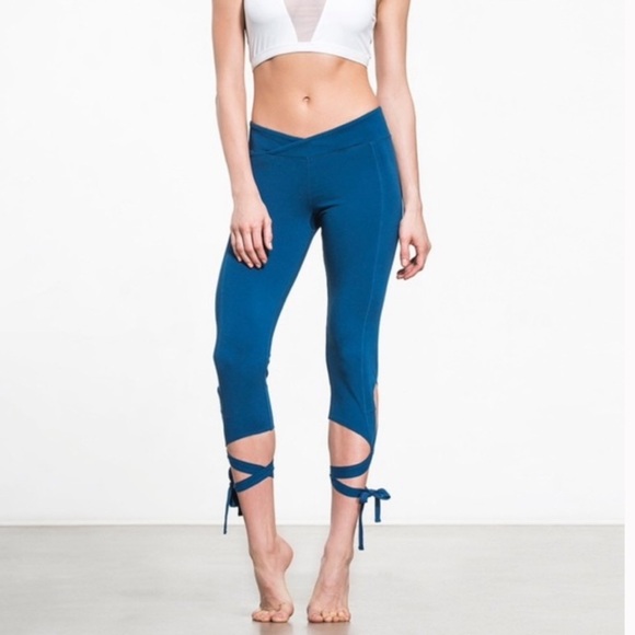 Free People Movement | Turnout Yoga Capris - Picture 1 of 11